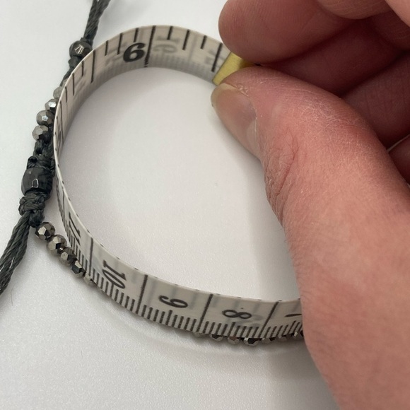 Stella and Dot Tribute Bracelet Grey Crystal Bead Rose Gold Tone Bar 6.5” - 8” - Picture 5 of 6